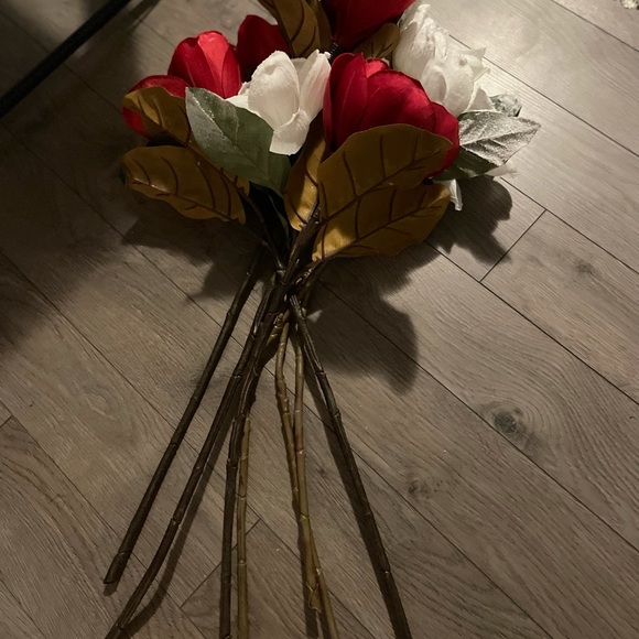 7 XL long stem artificial roses NWOT - Picture 8 of 10